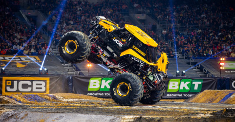 JCB in der Welt der Monstertrucks: Power und Off-Road-Style